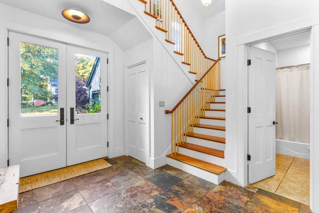 85 River's Edge Drive