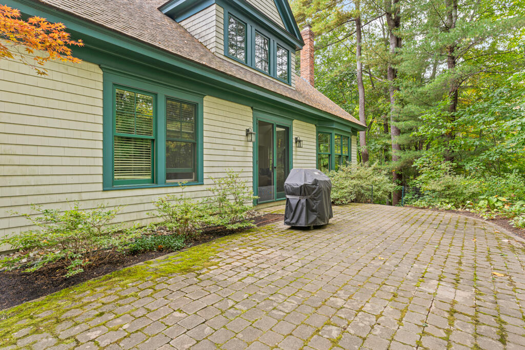 85 River's Edge Drive