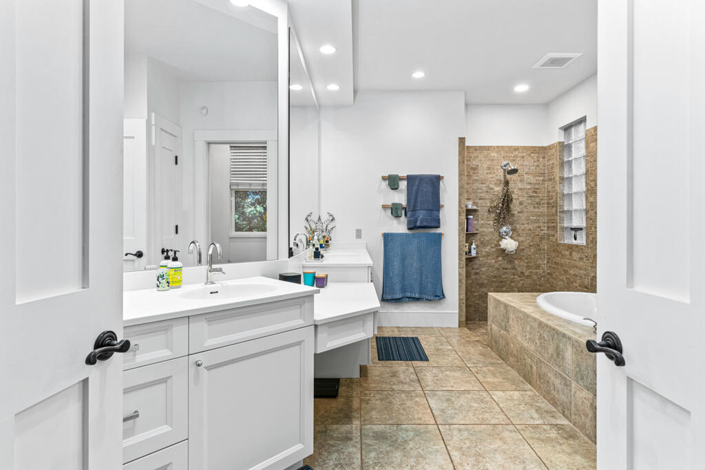 85 River's Edge Drive