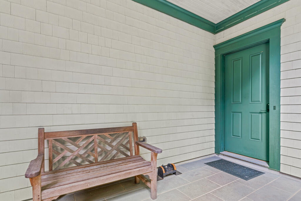 85 River's Edge Drive