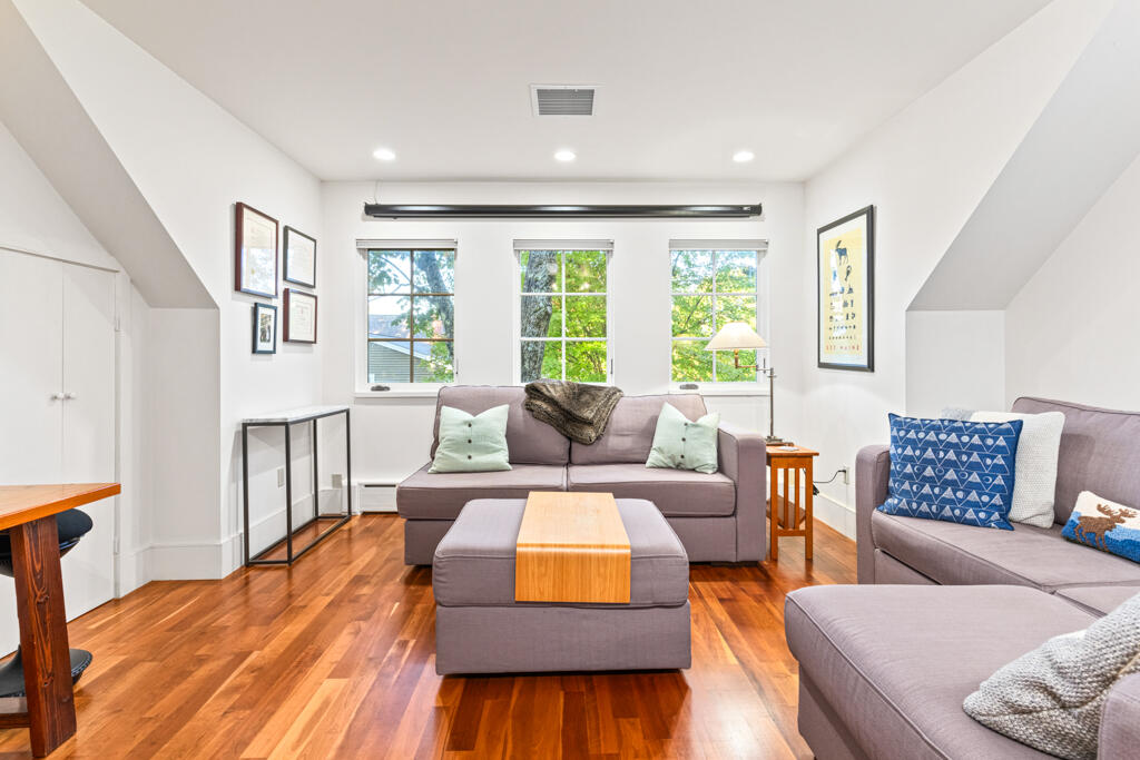 85 River's Edge Drive