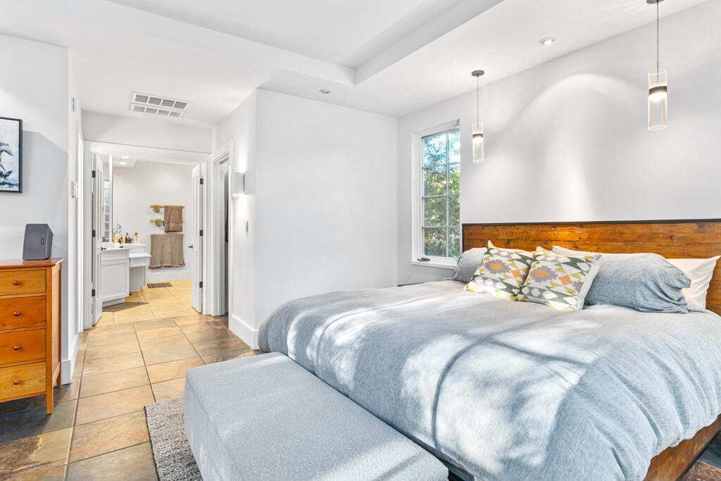 85 River's Edge Drive