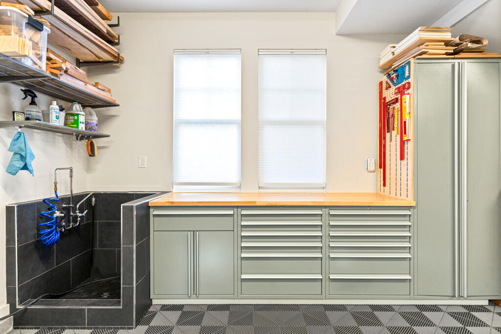 85 River's Edge Drive