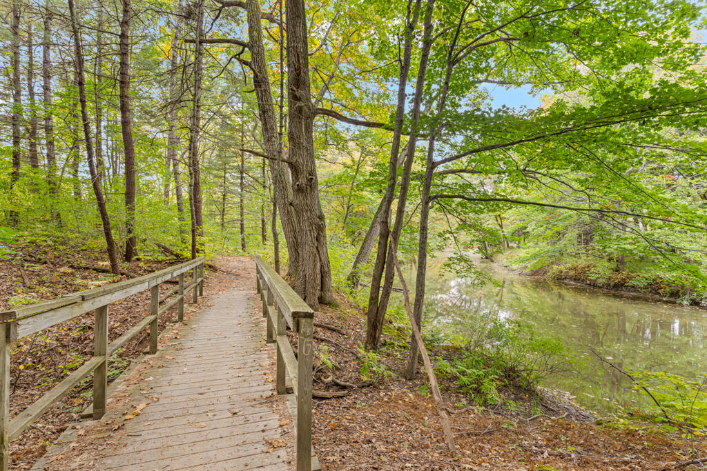 85 River's Edge Drive