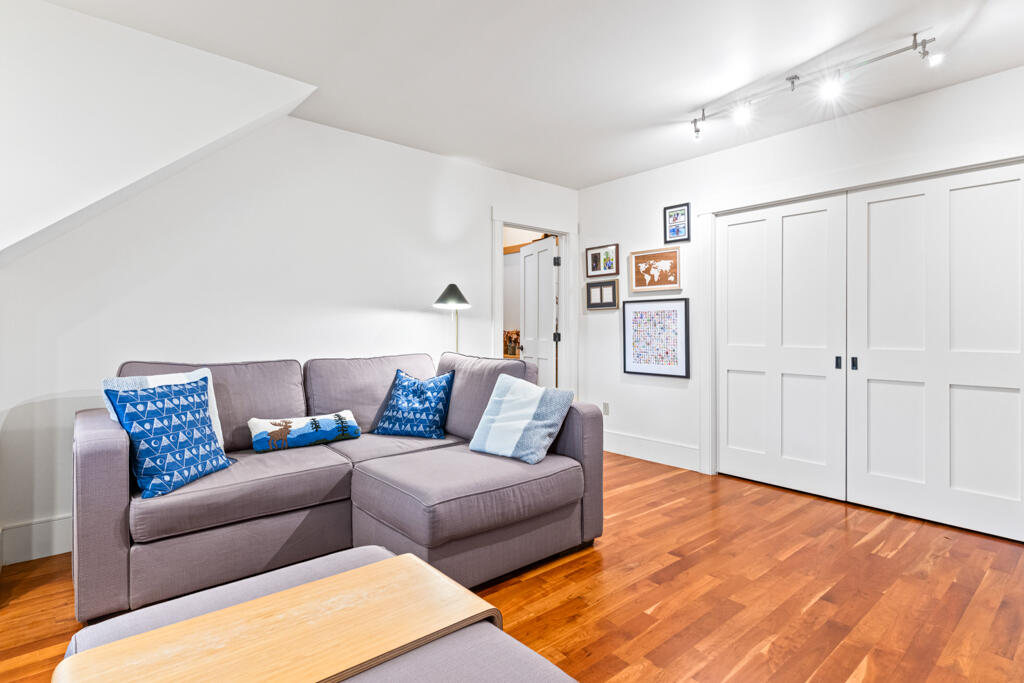 85 River's Edge Drive