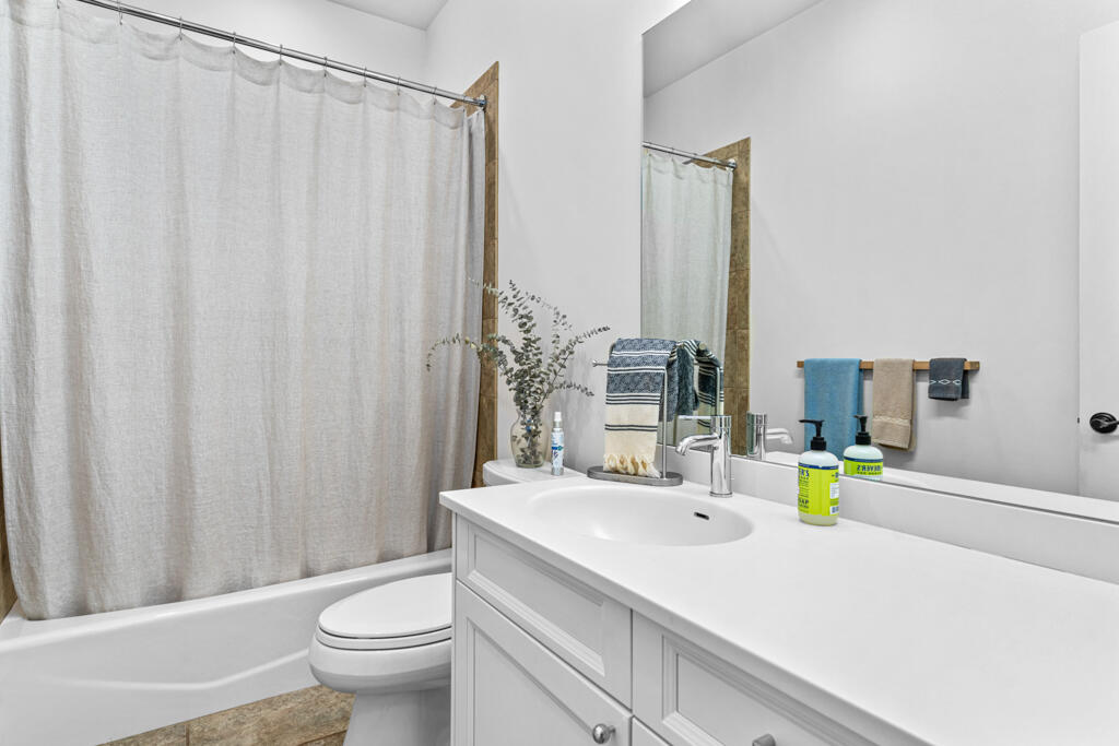 85 River's Edge Drive