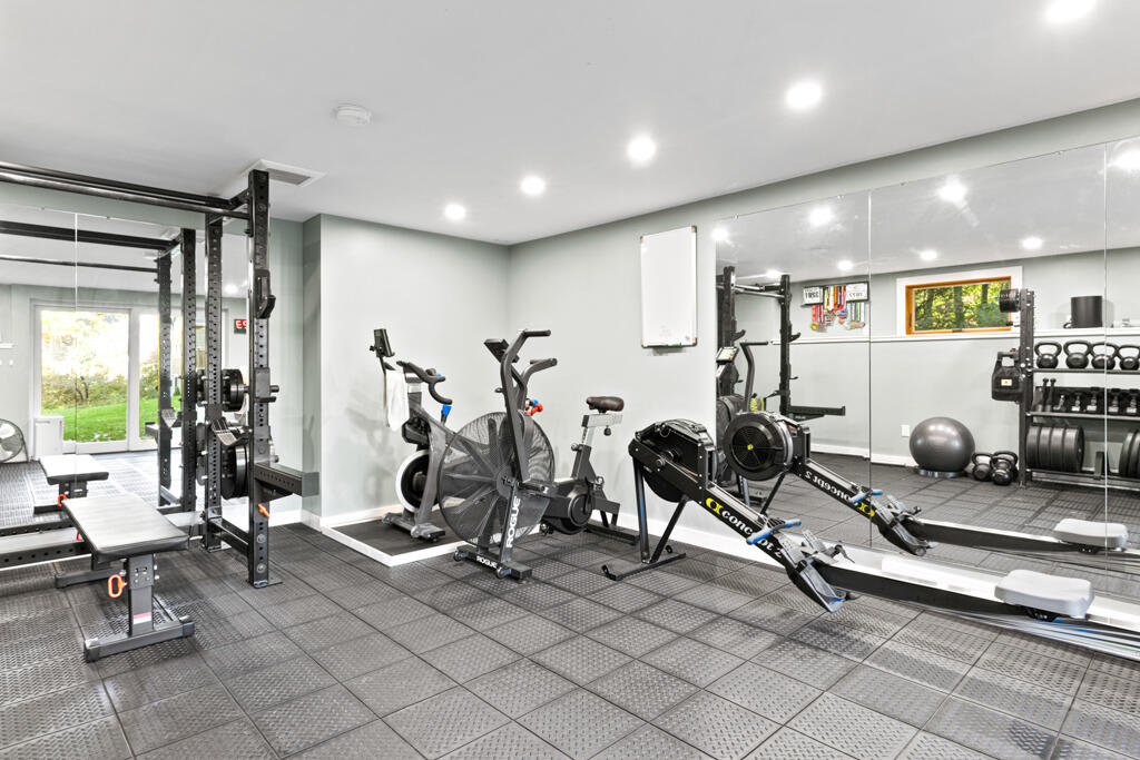 85 River's Edge Drive