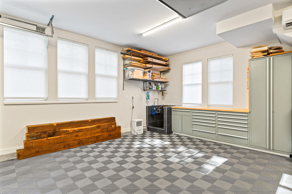 85 River's Edge Drive