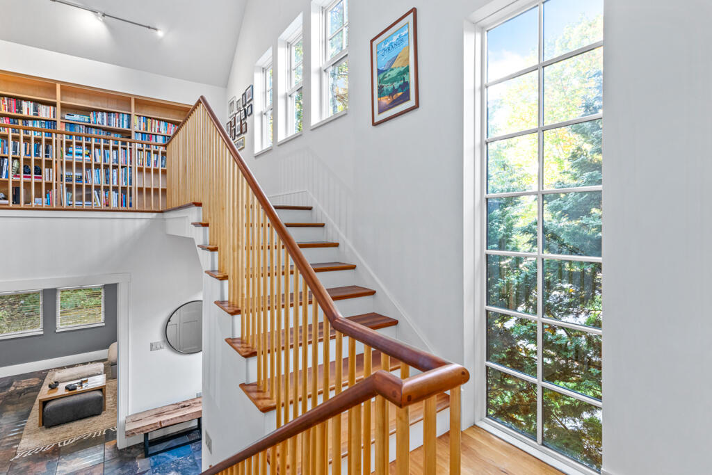 85 River's Edge Drive