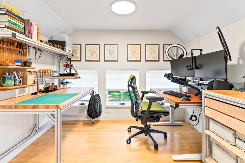 85 River's Edge Drive