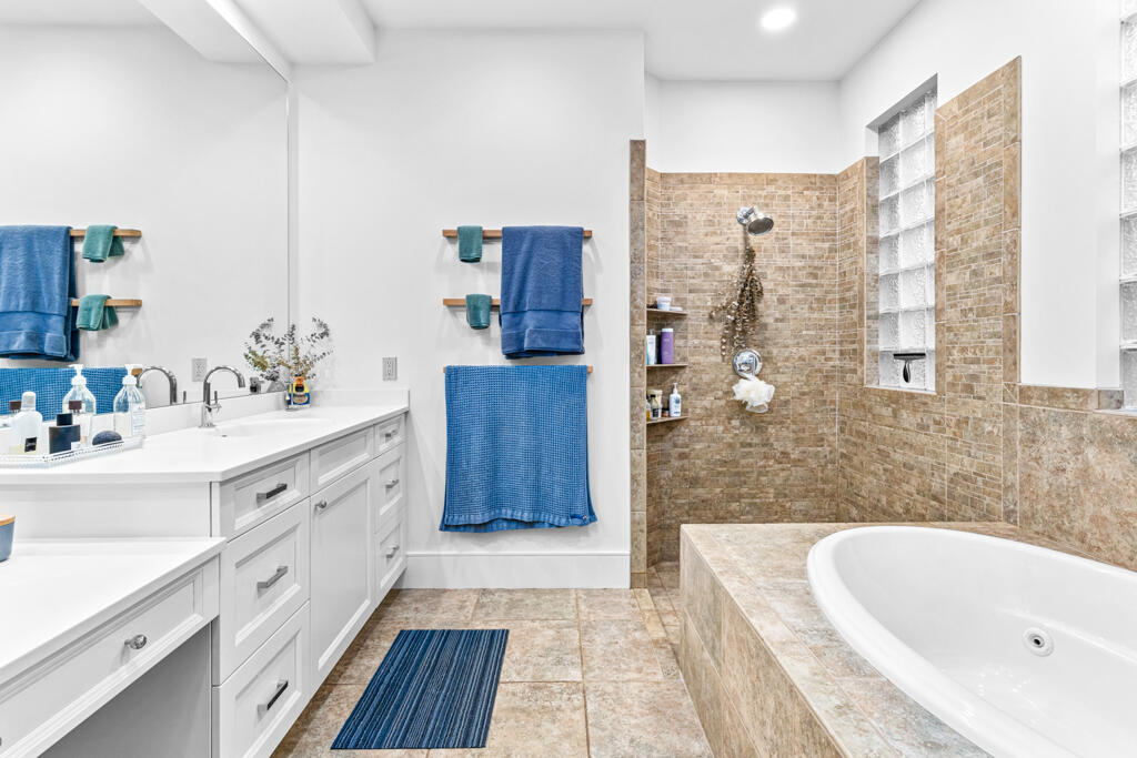 85 River's Edge Drive