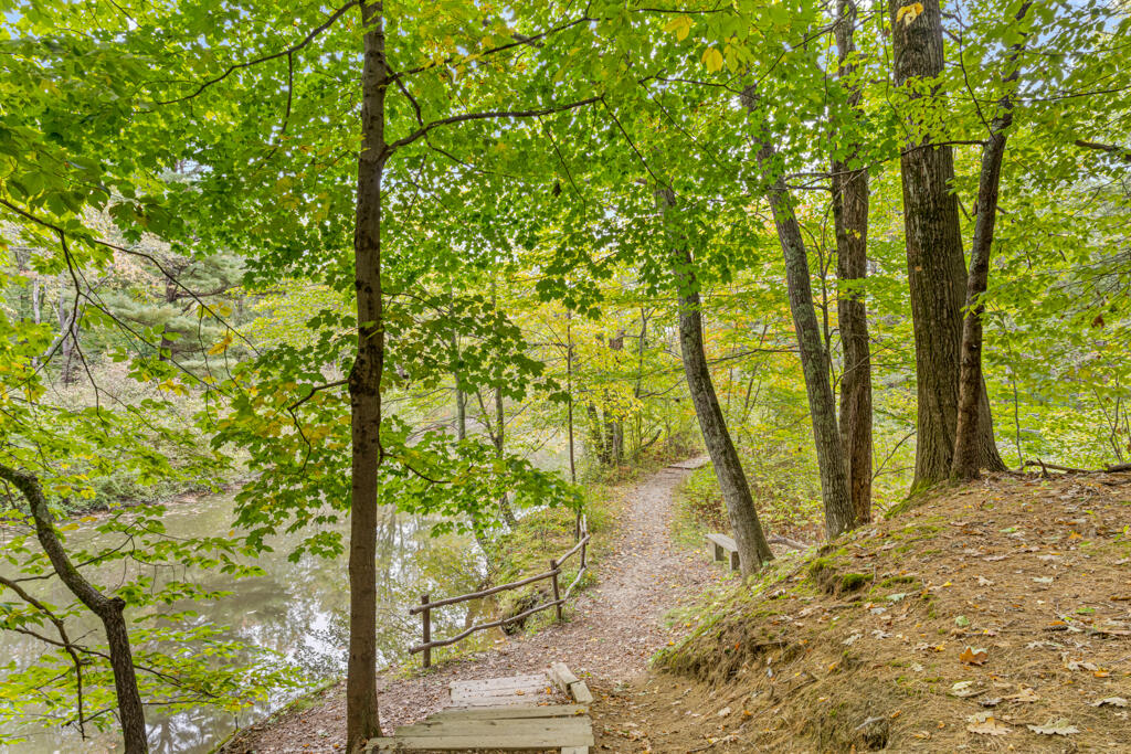 85 River's Edge Drive