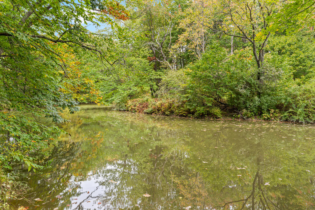 85 River's Edge Drive