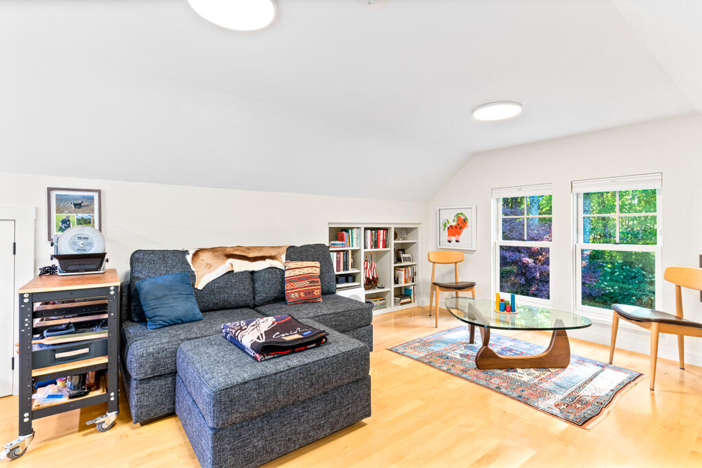 85 River's Edge Drive