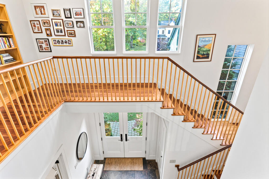 85 River's Edge Drive