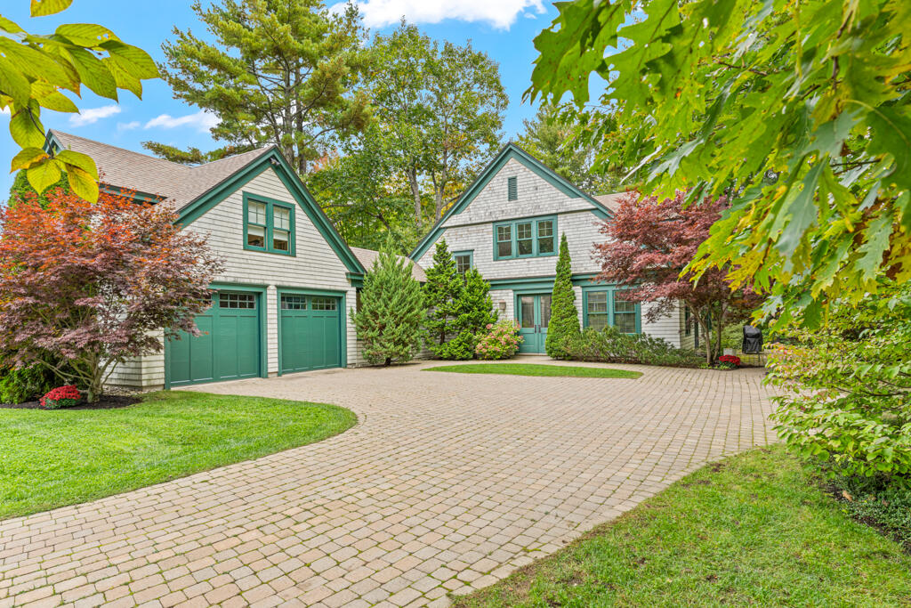 85 River's Edge Drive