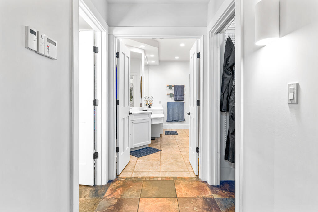 85 River's Edge Drive