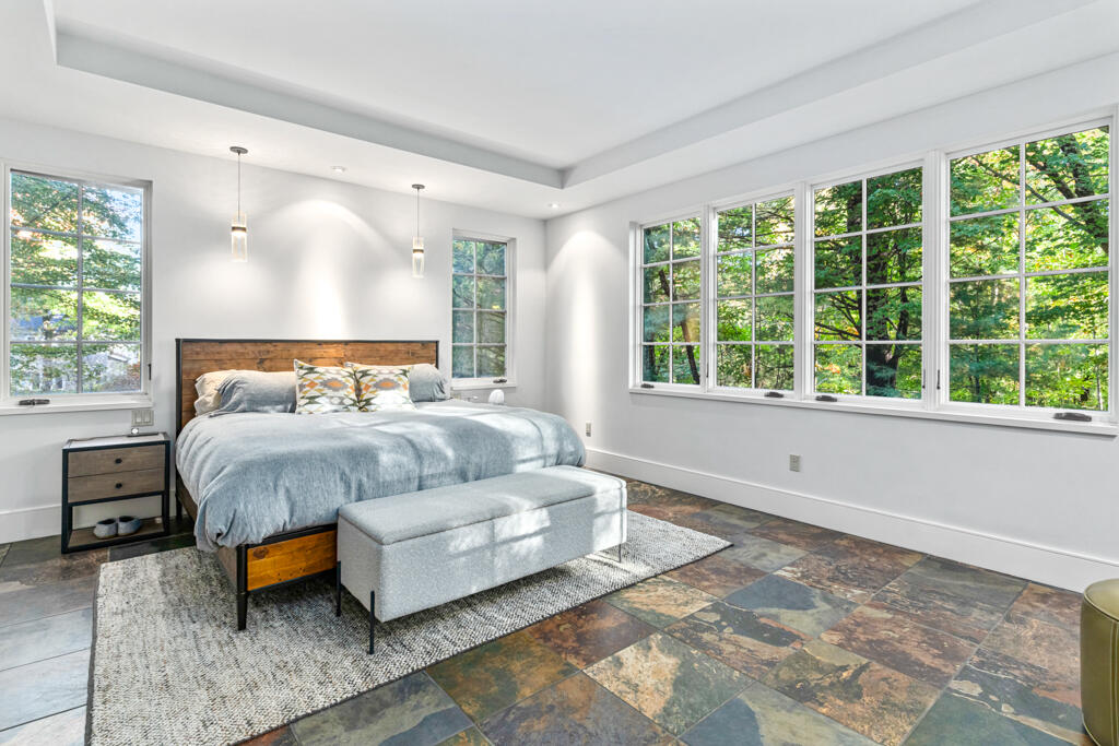 85 River's Edge Drive