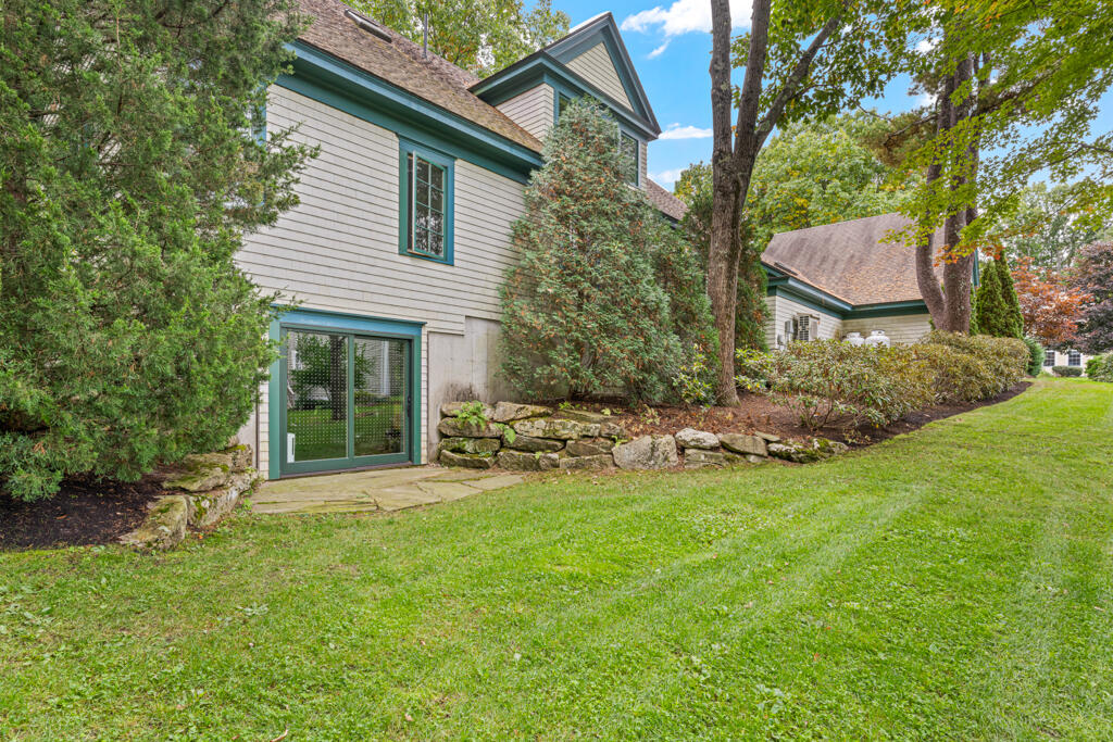 85 River's Edge Drive