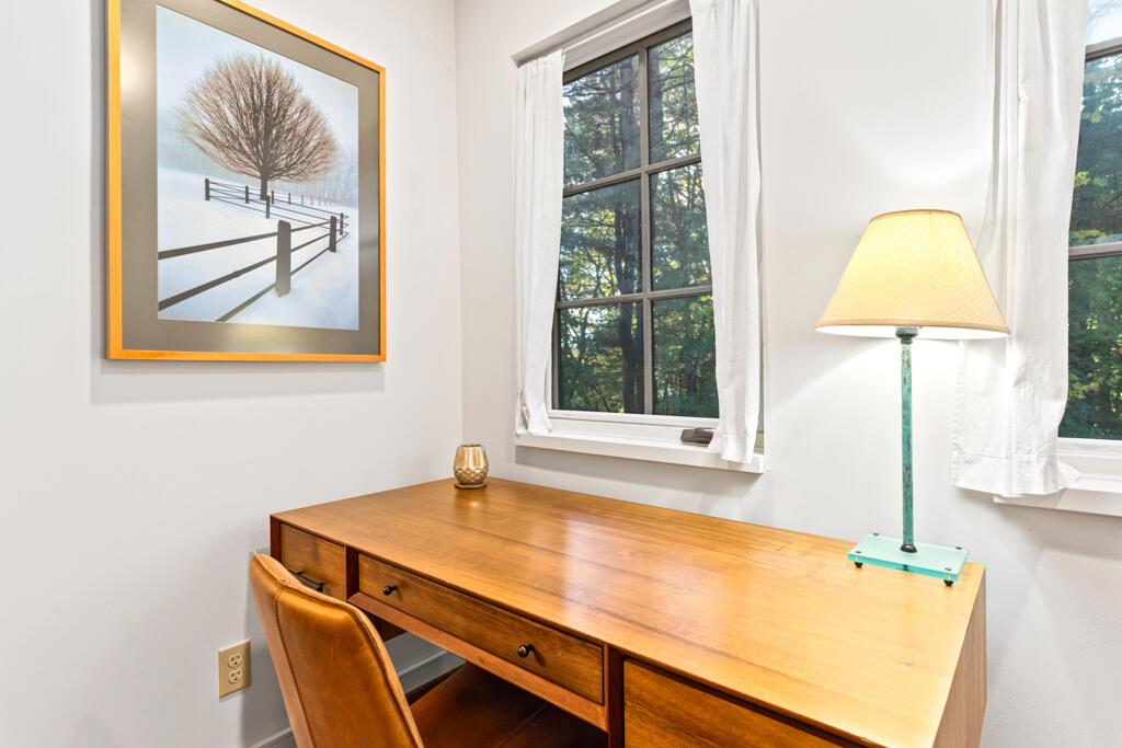 85 River's Edge Drive