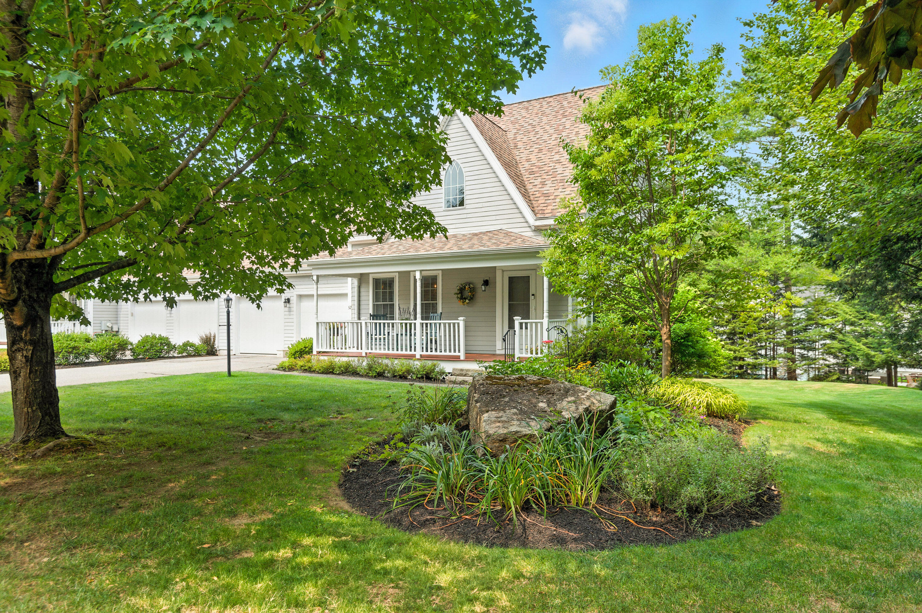 52 Gables Drive, 52
