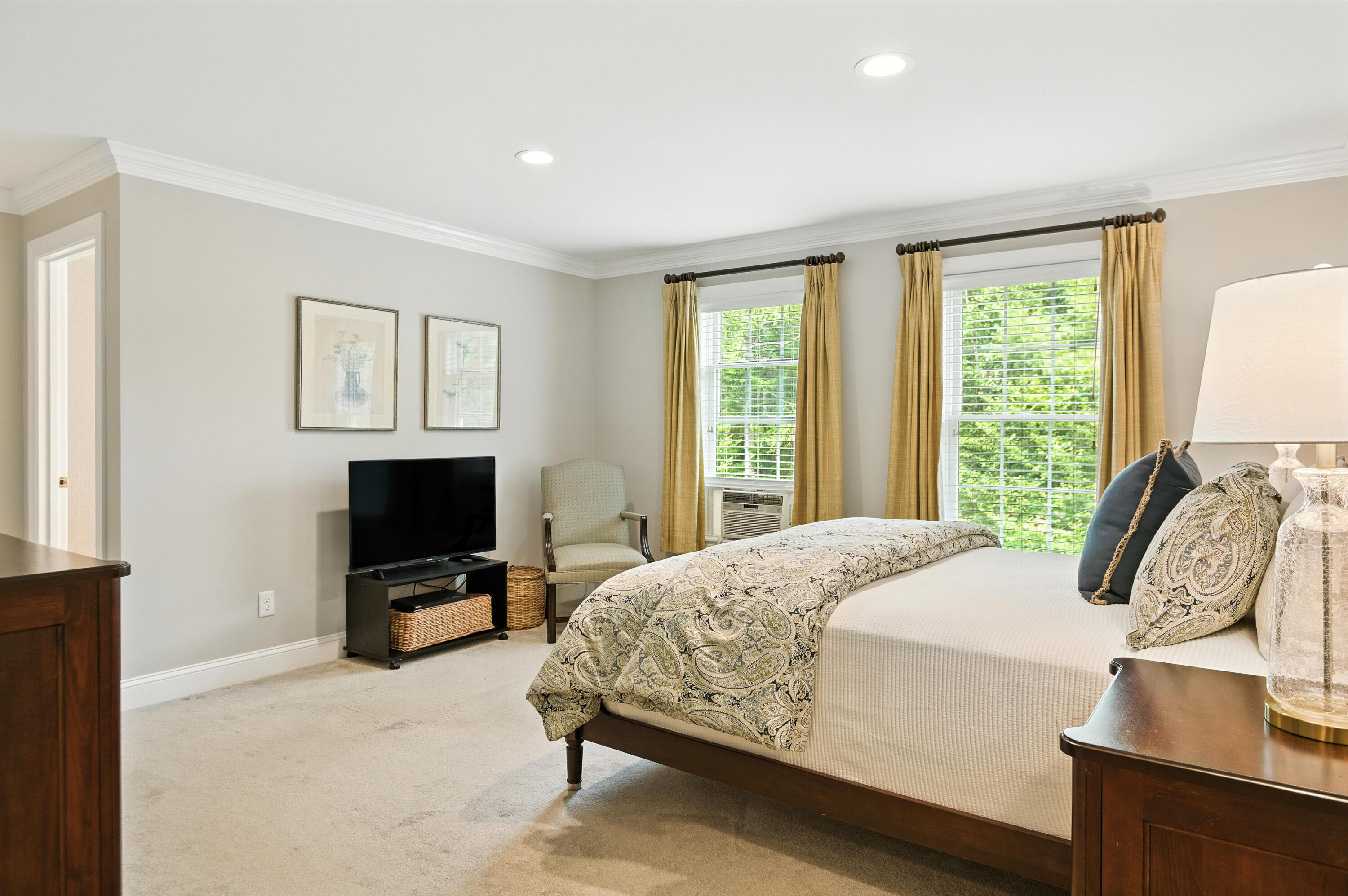 52 Gables Drive, 52