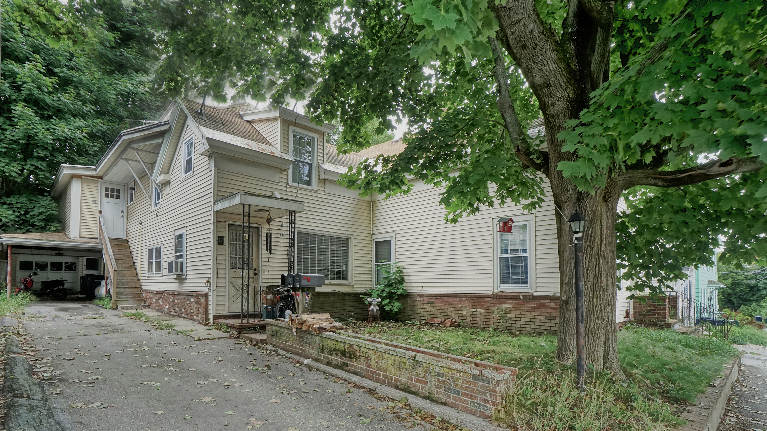 12 Kossuth Street