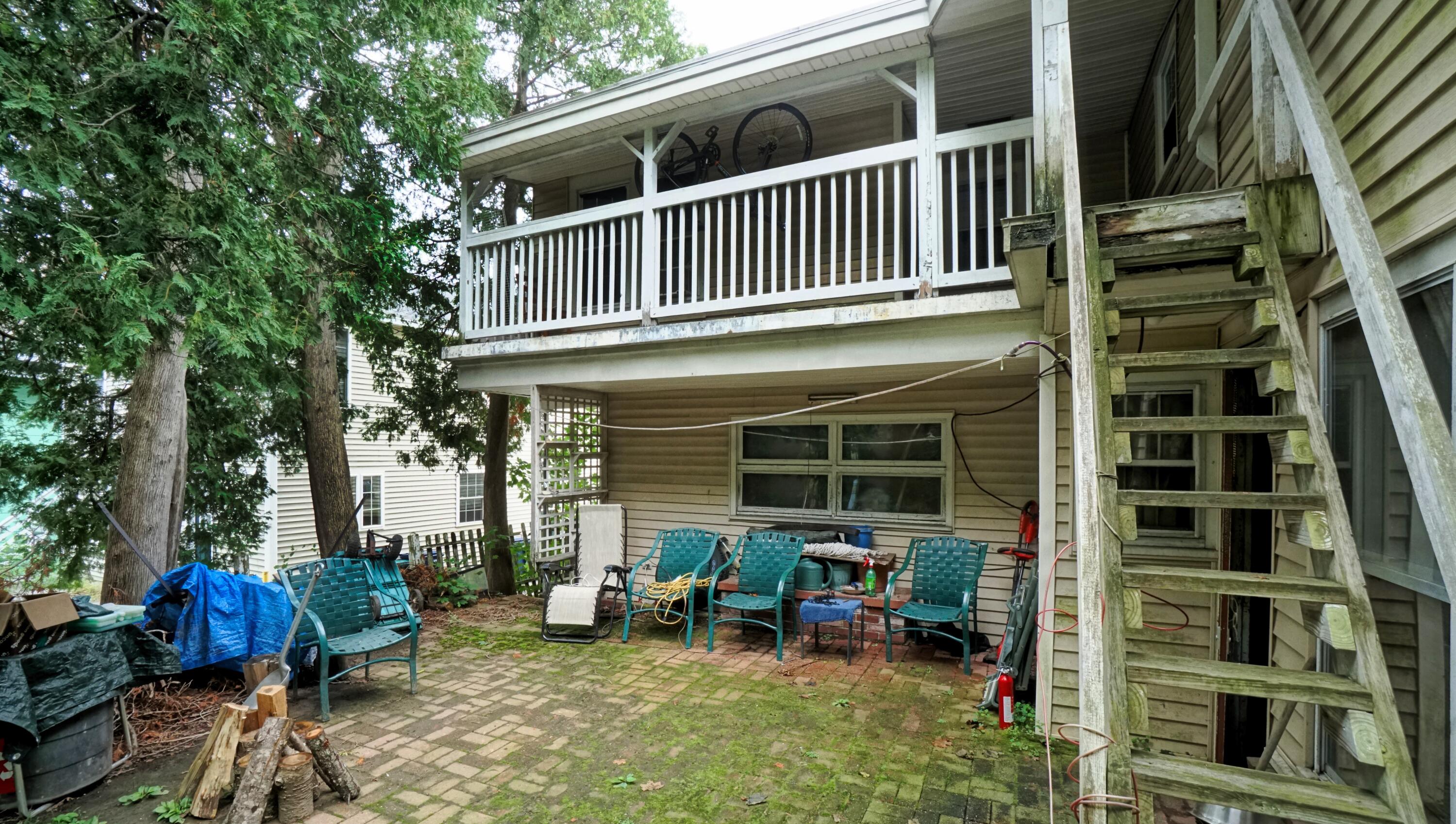12 Kossuth Street
