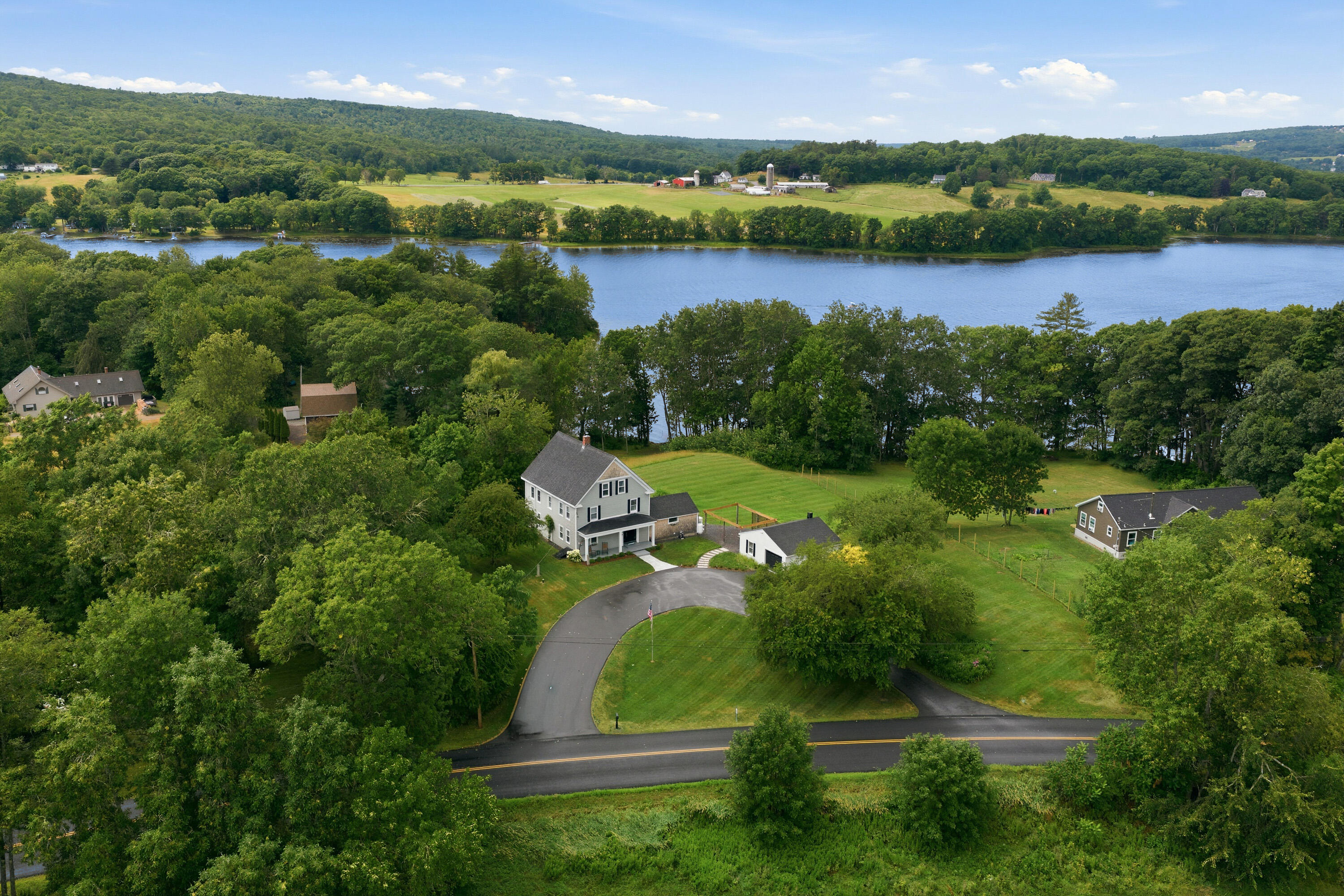 279 Middle Road