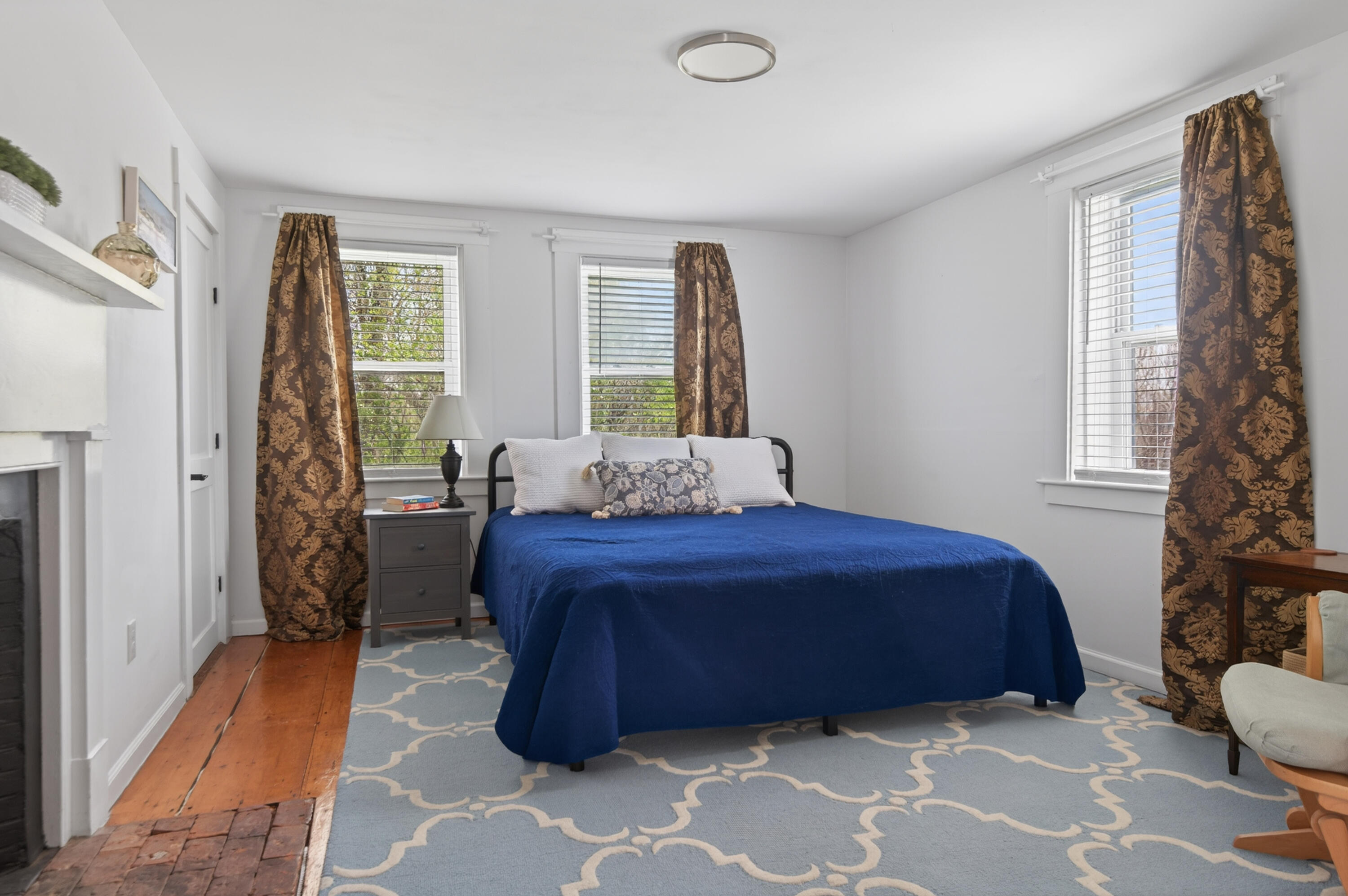 279 Middle Road