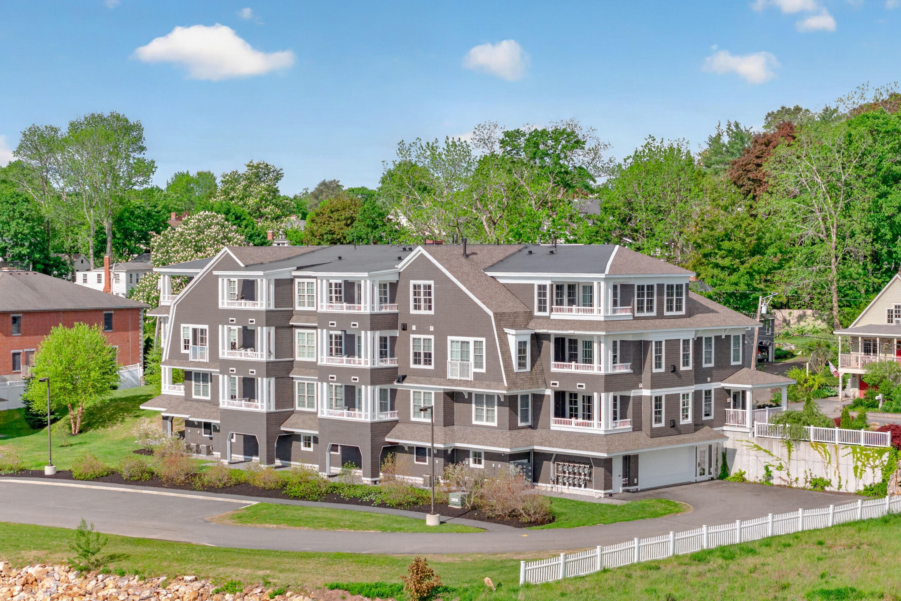 285 Front Street 302