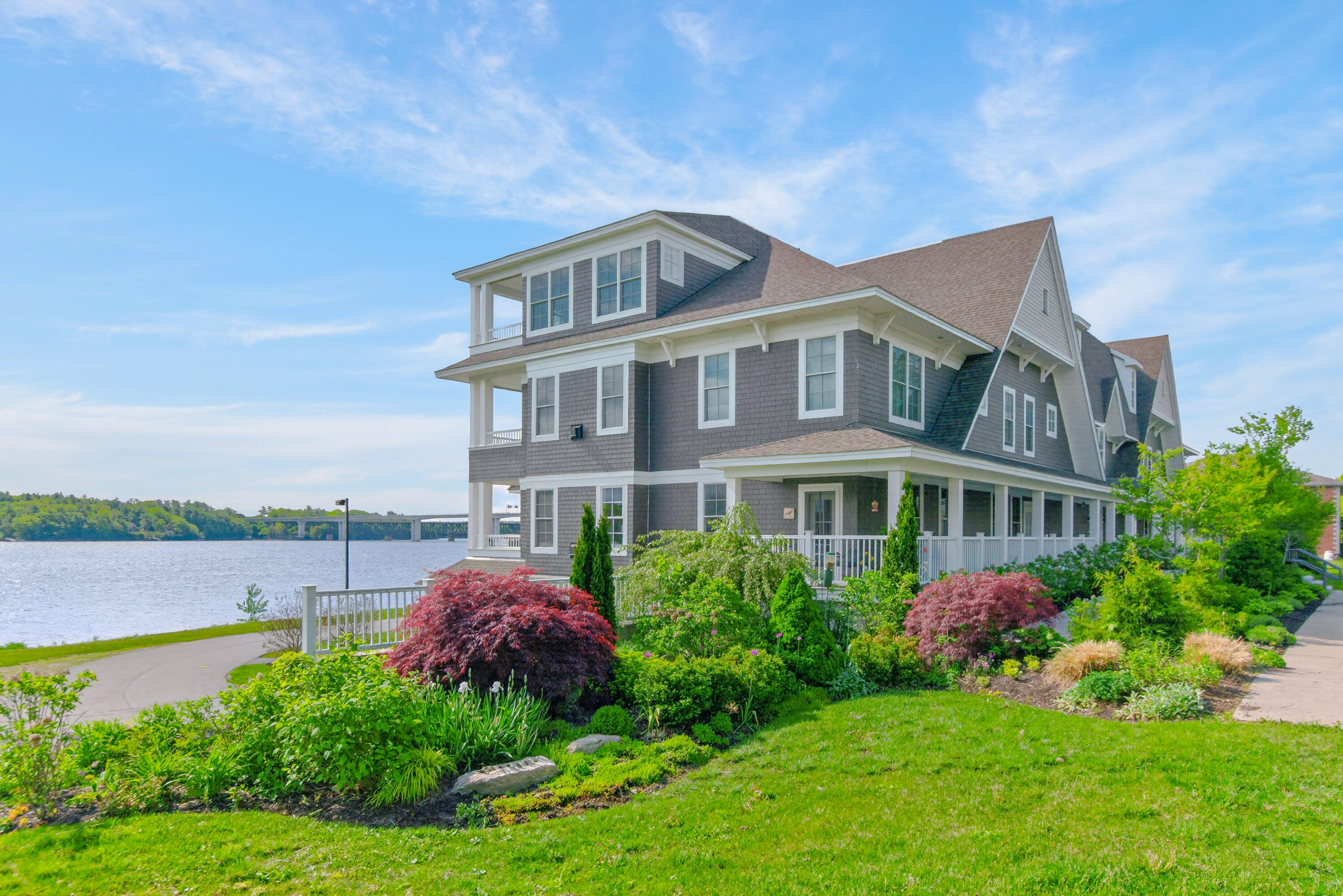 285 Front Street 302