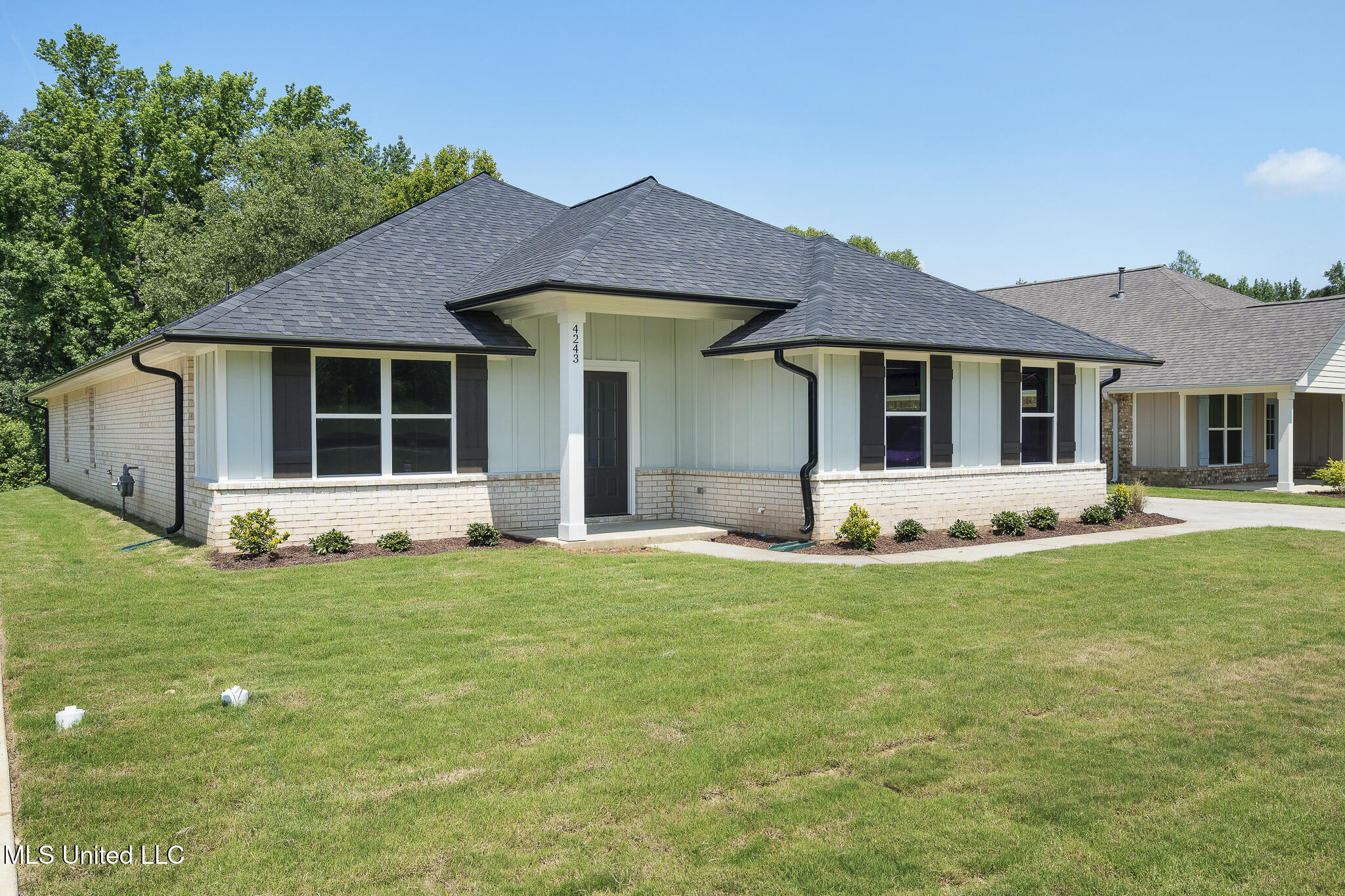 4243 W Olivia Circle