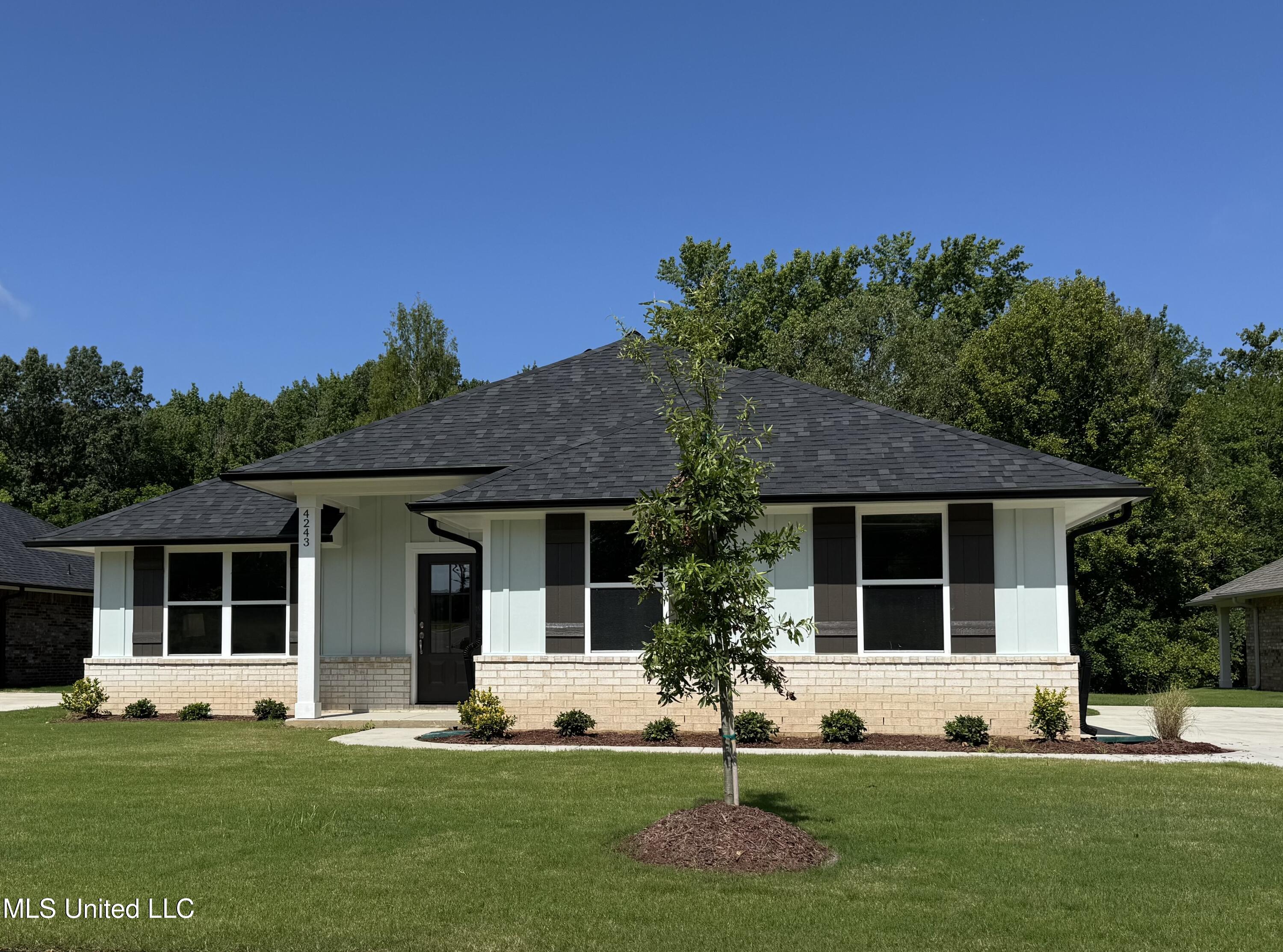 4243 W Olivia Circle