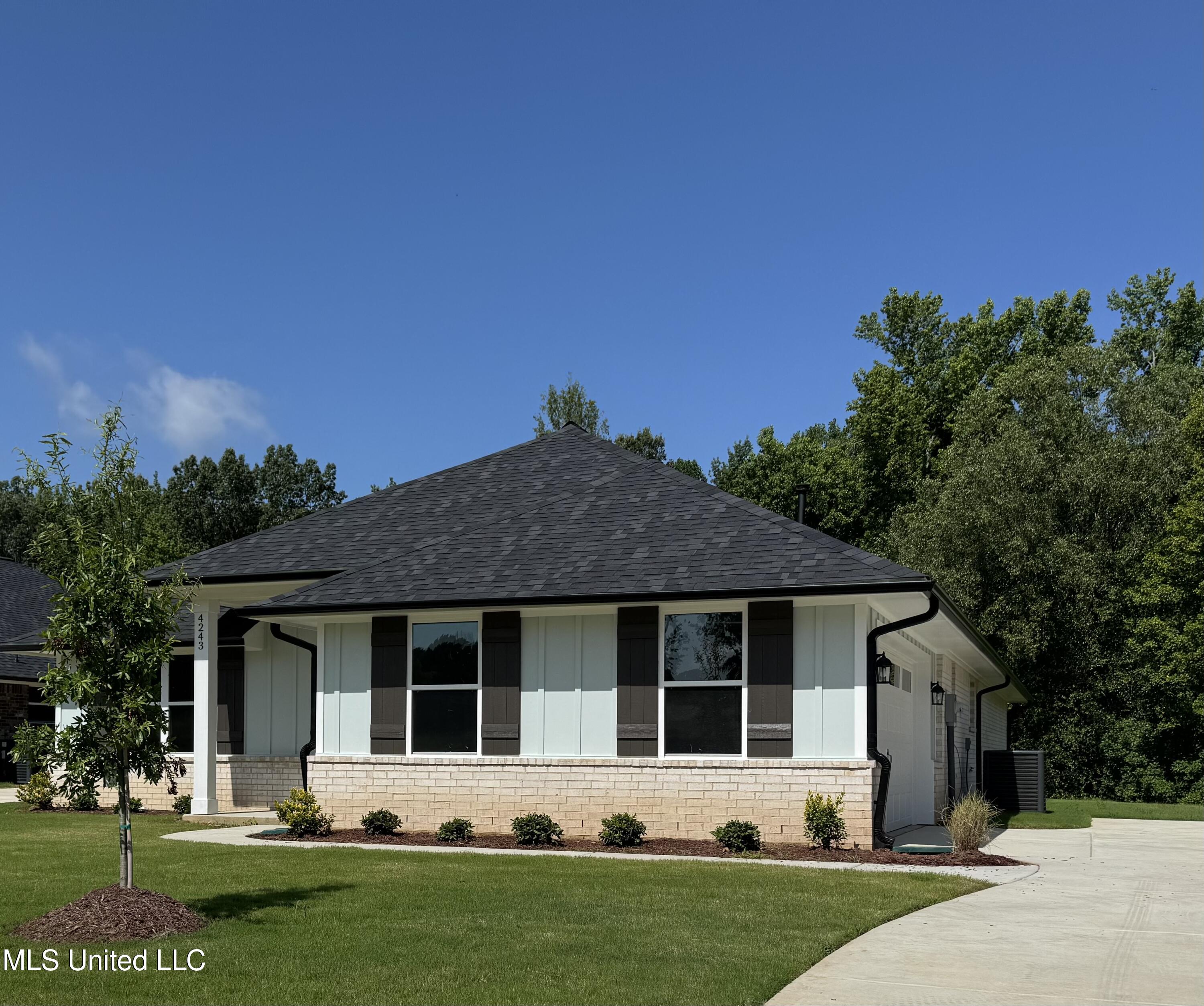 4243 W Olivia Circle