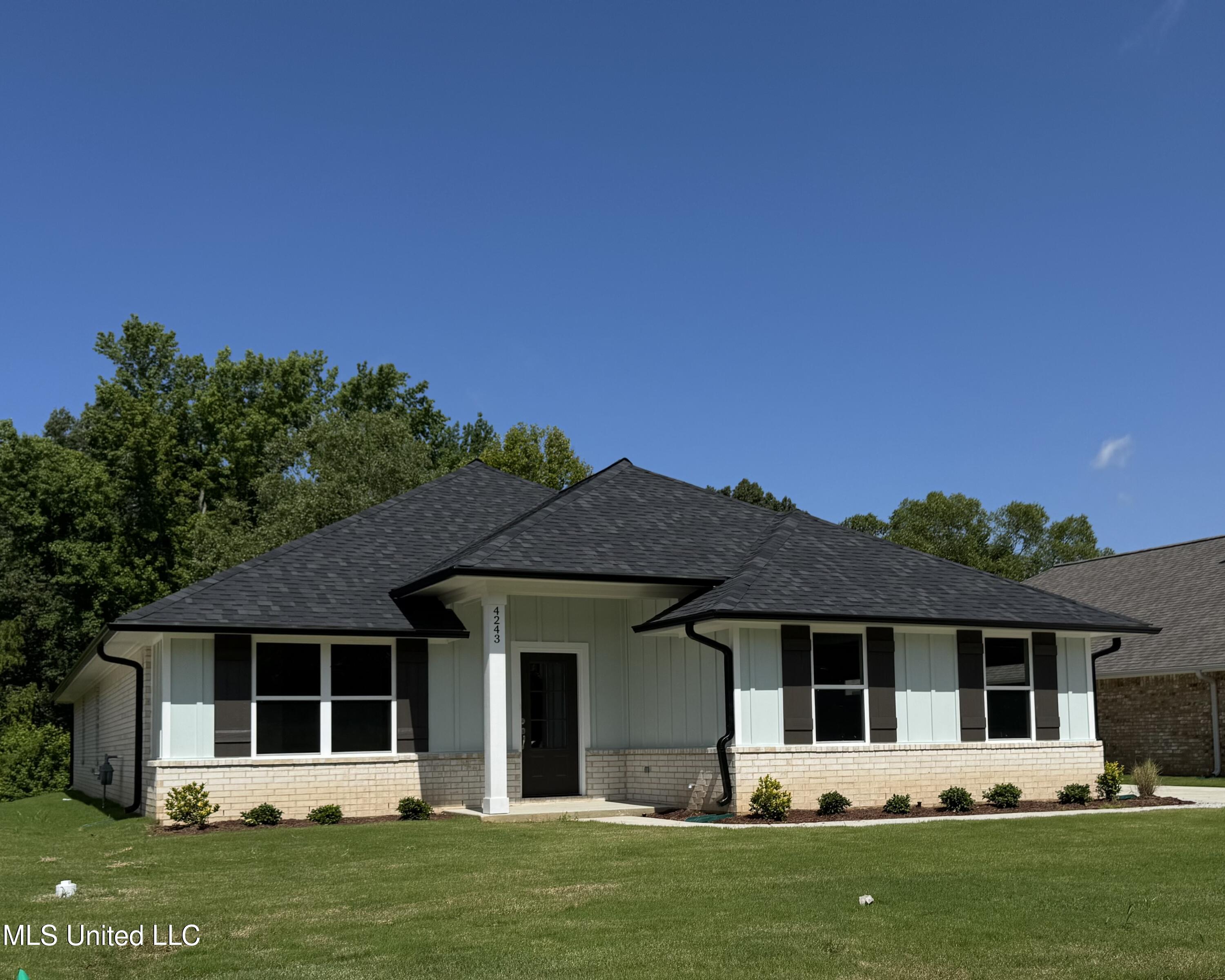 4243 W Olivia Circle