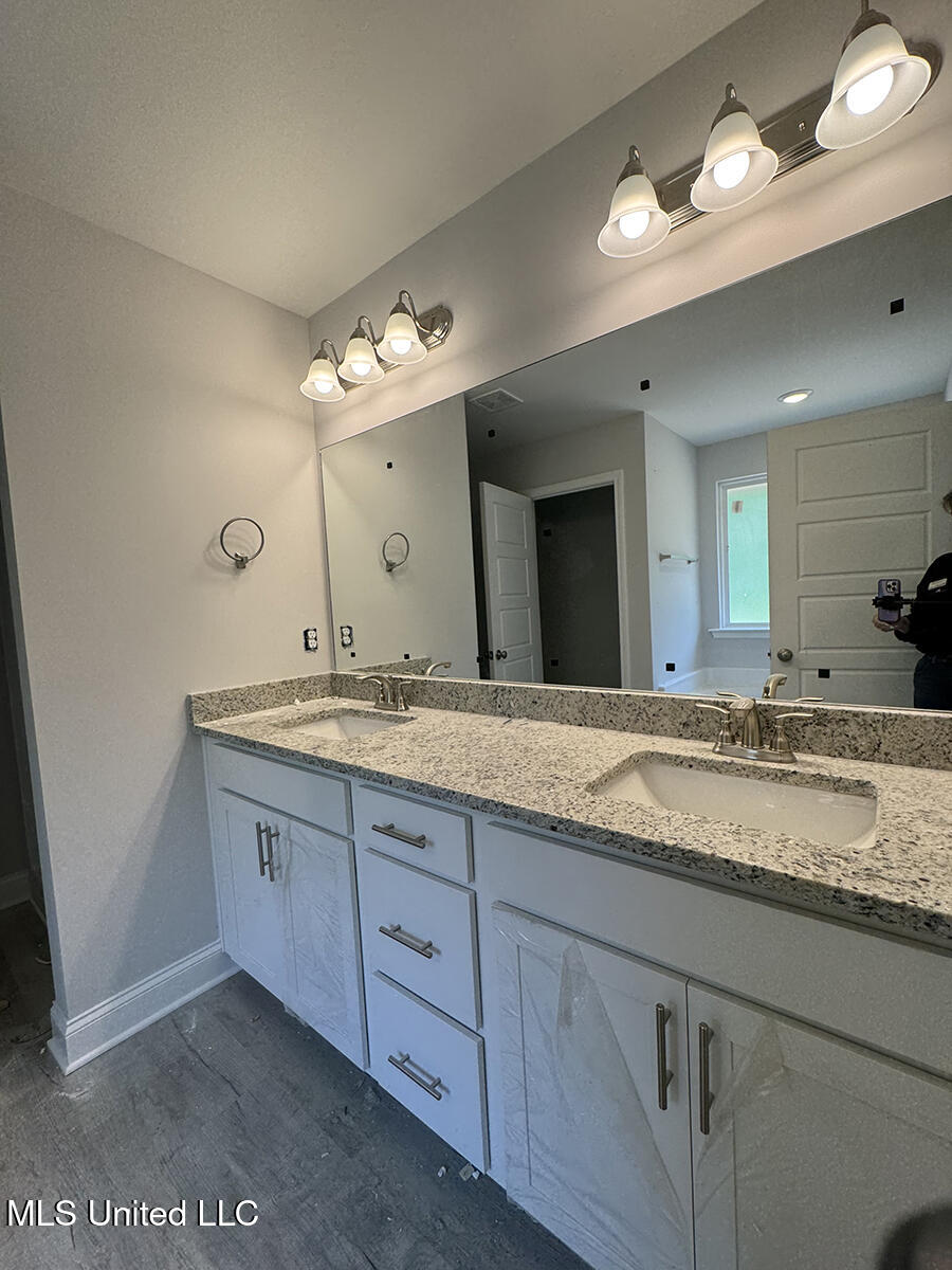 4201 W Olivia Circle