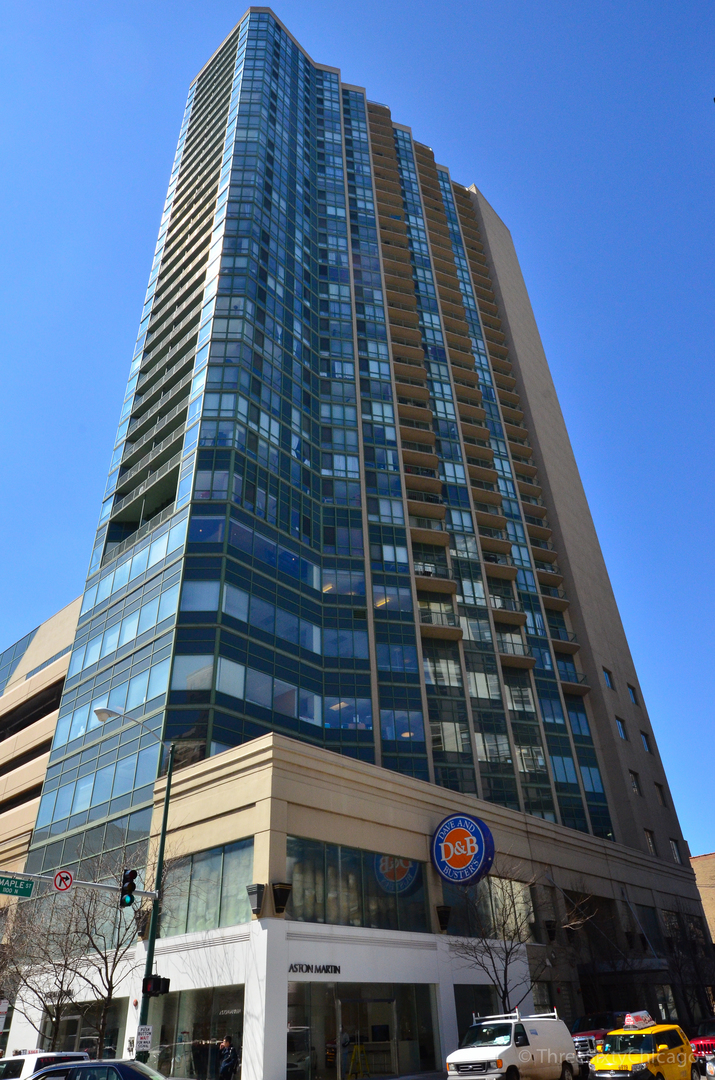 111 W Maple Street Unit: 1512