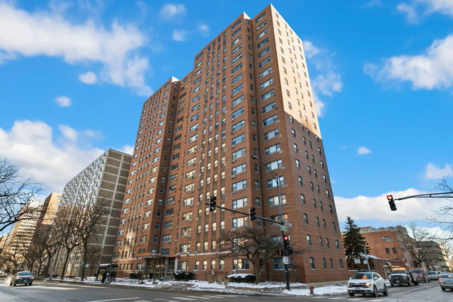 2909 N Sheridan Road Unit: 802