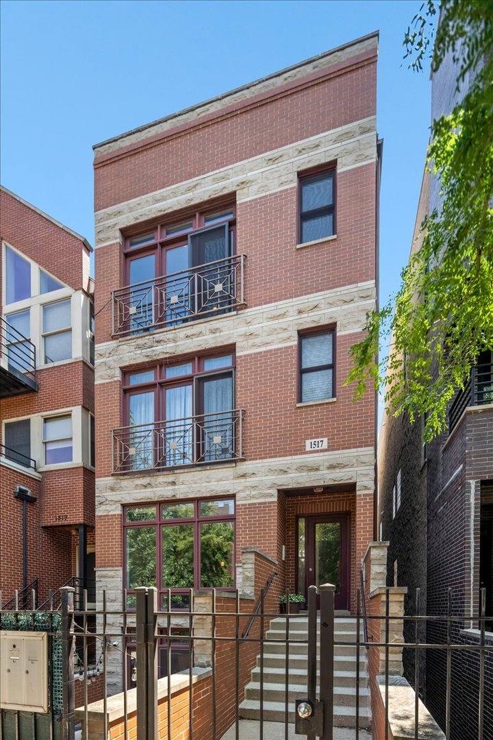 1517 N Bosworth Avenue Unit: 1