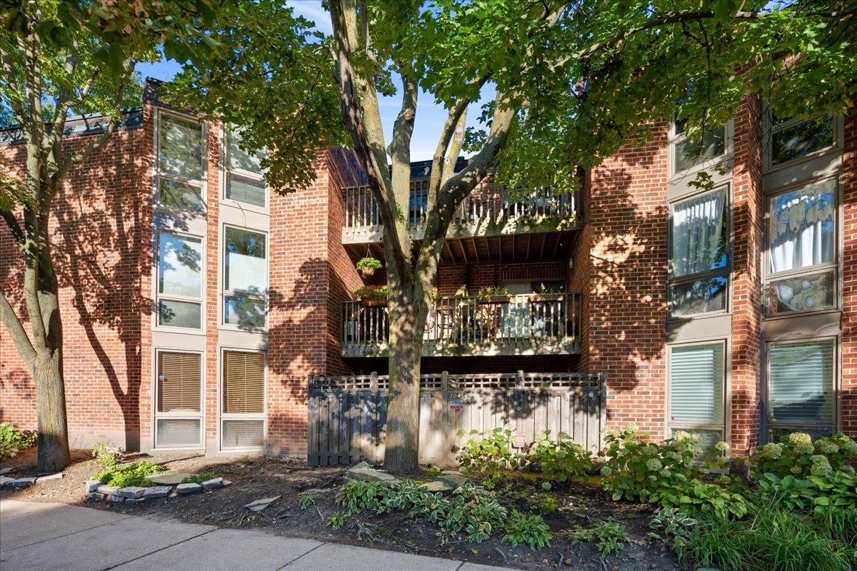 2045 N Larrabee Street Unit: 7102