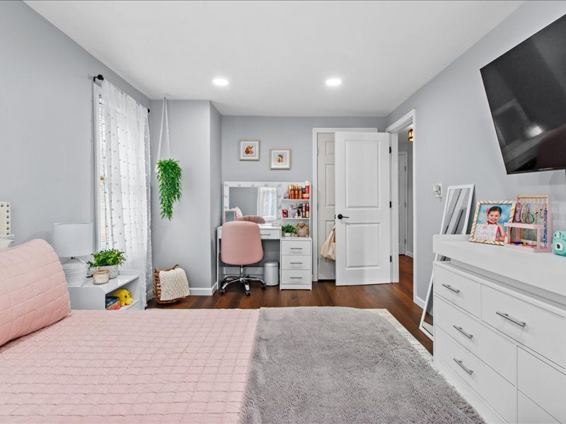 47 Salmon Brook Street