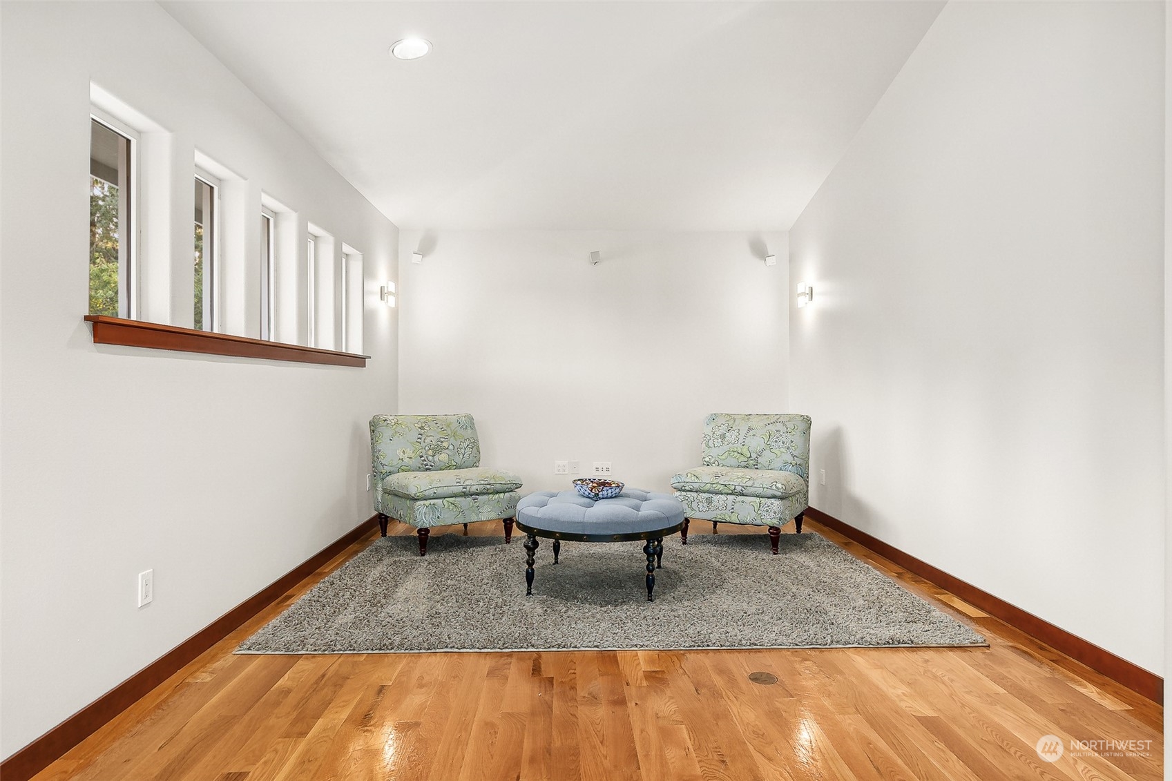 9509 39th Loop NE
