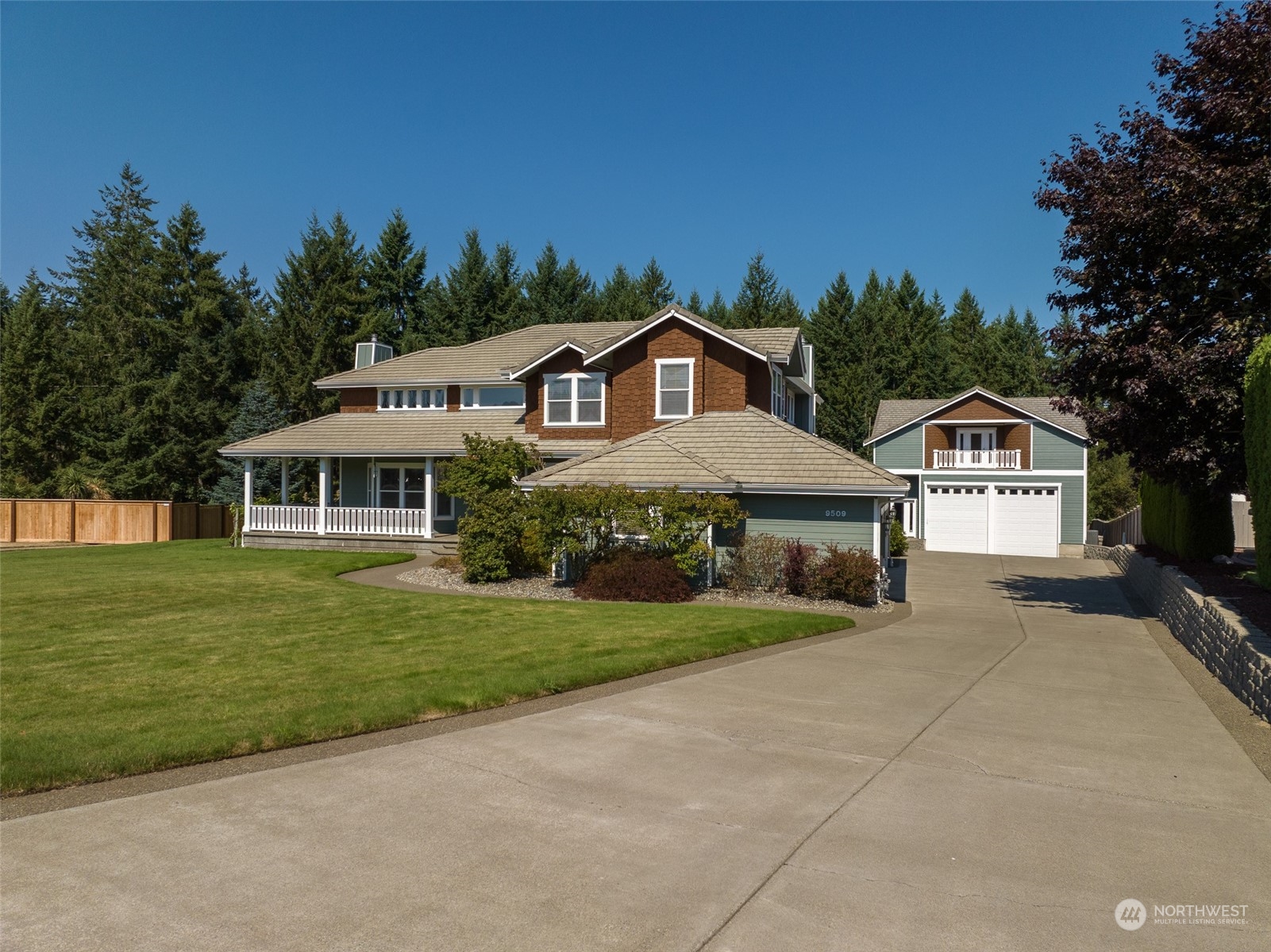 9509 39th Loop NE