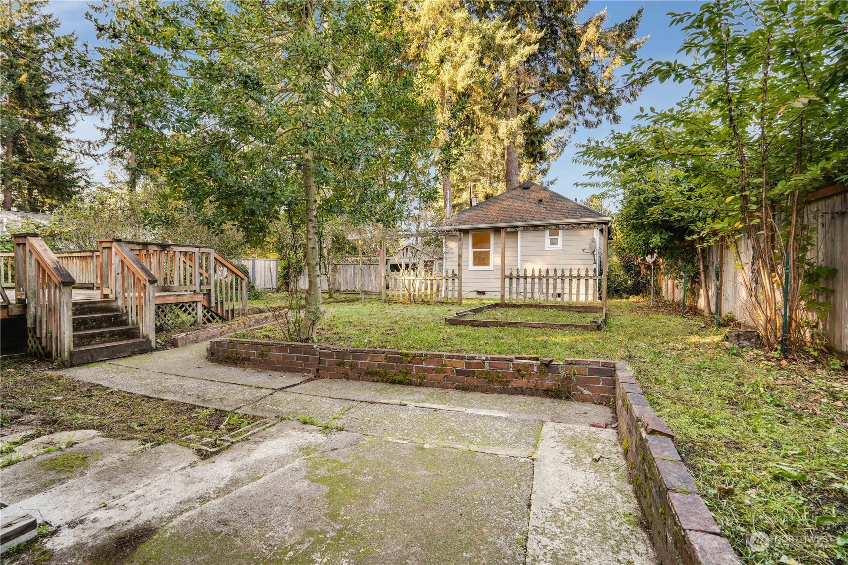 9026 Waverly Drive SW