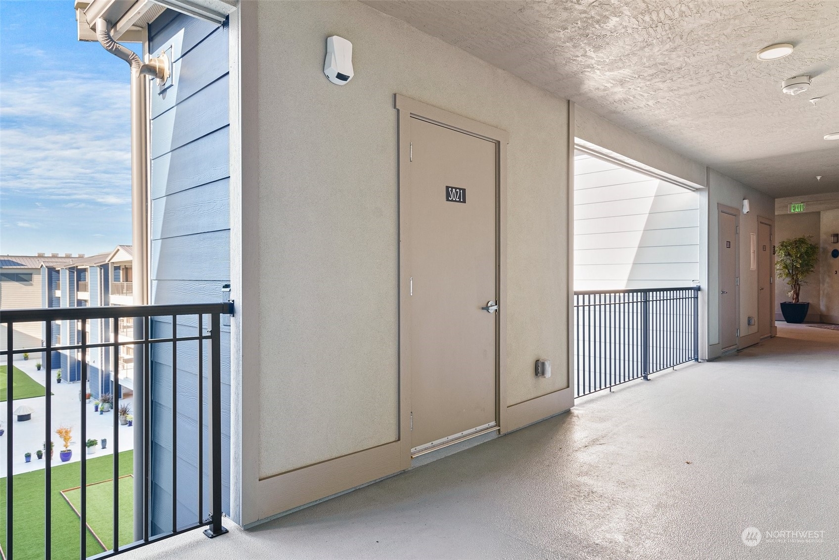 4961 Main Street Unit: 821