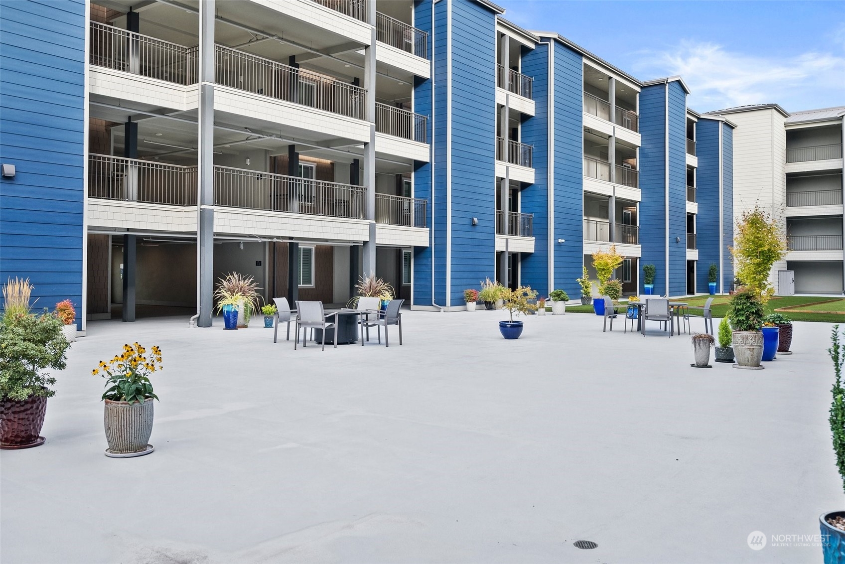 4961 Main Street Unit: 821