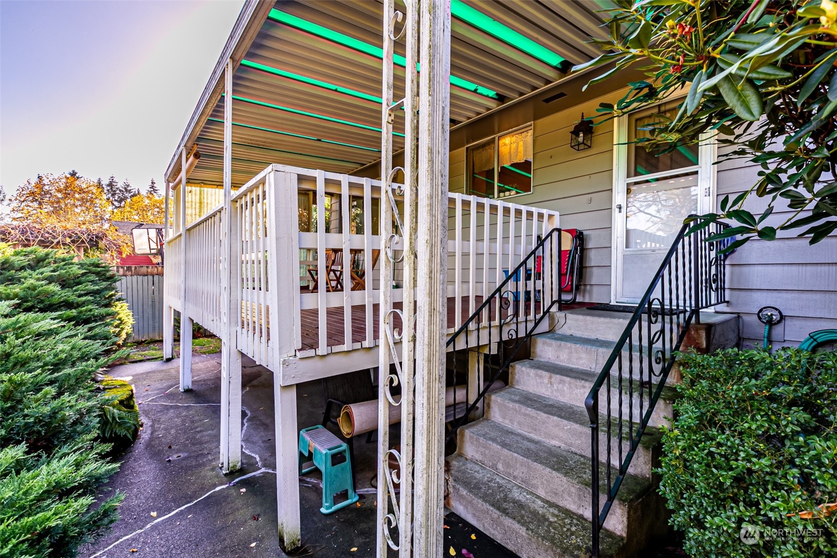 1807 N Vassault Street