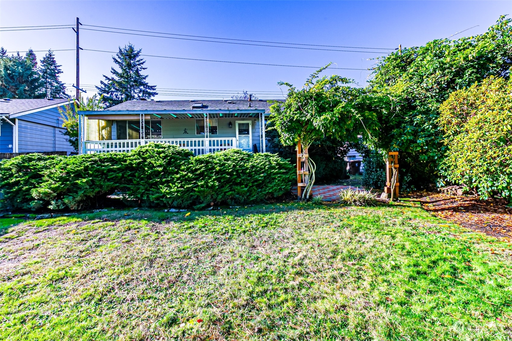 1807 N Vassault Street