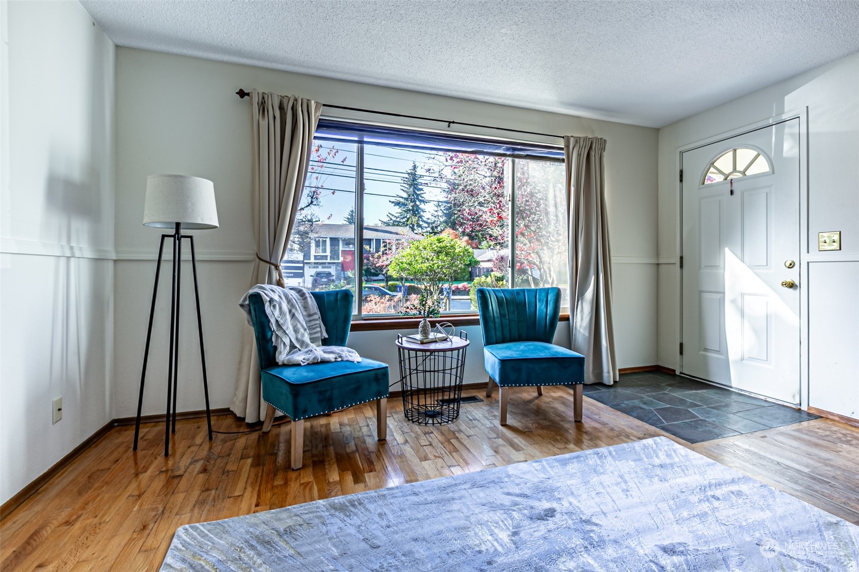 1807 N Vassault Street